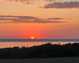 Modern Downtown Condo - Traverse City - Outdoors view