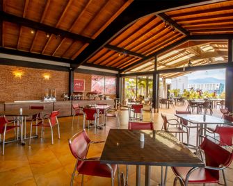 Best Western Plus Hotel San Diego - ميديلين - مطعم