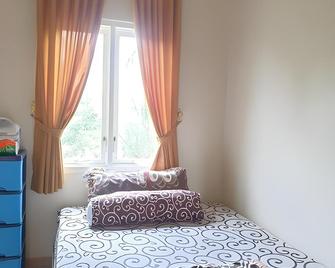 Green Homestay - Batu - Chambre