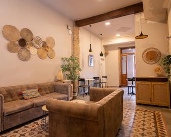 Birdhouse - Valencia - Living room