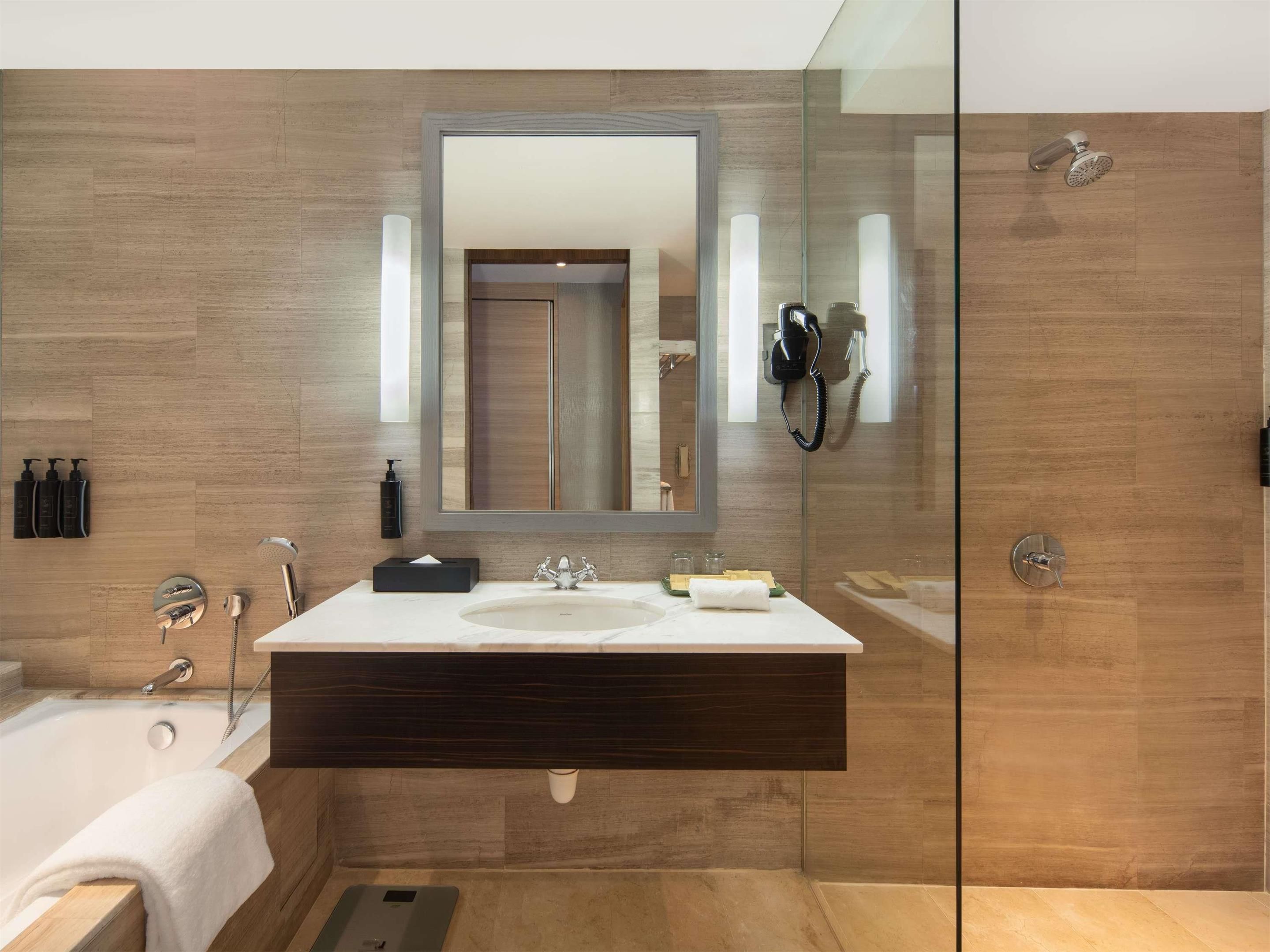 Grand Mercure Singapore Roxy