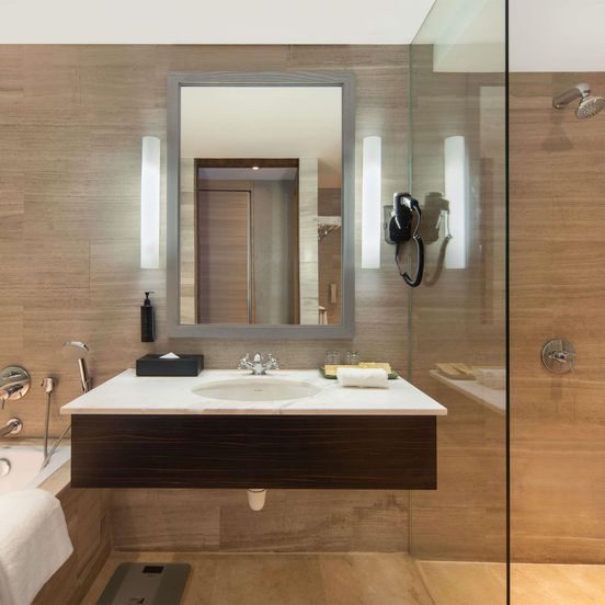 Grand Mercure Singapore Roxy image 1