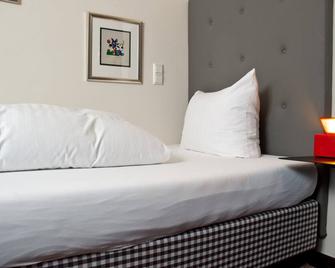 Romantikhotel Rebstock art & design - Kehl - Schlafzimmer