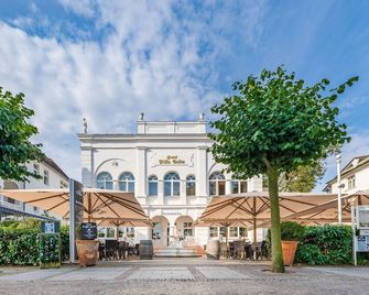 فيلا سالف - بنز - مبنى