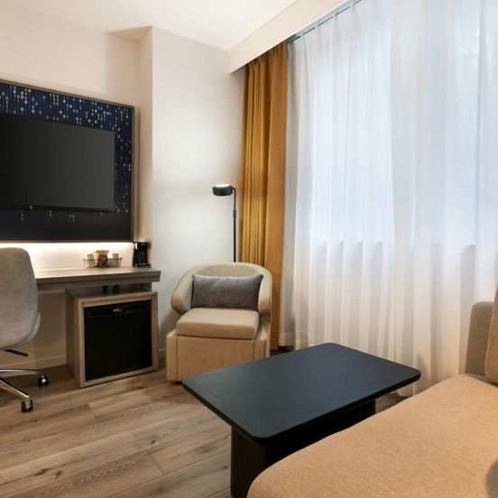 Courtyard by Marriott New York Manhattan/SoHo image 1