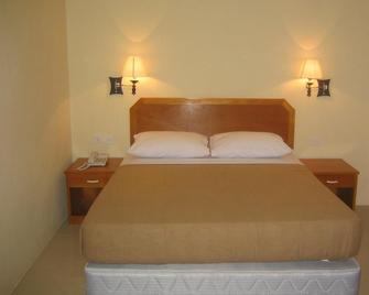 Hotel Makmur - Tarakan - Bedroom