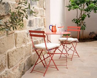 Apartment 'Corte Curatolo - Ciuri' with Shared Terrace, Wi-Fi and Air Conditioning - Martano - Patio