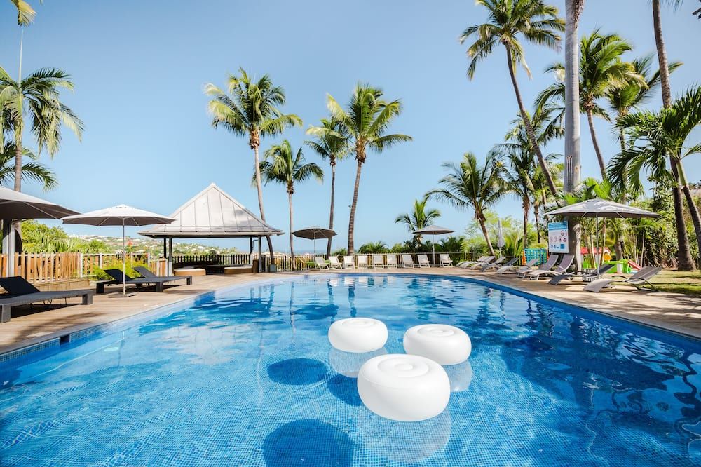 ليه أيجريت - سان بول - حوض السباحة