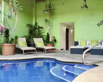 Hotel La Guaria Inn & Suites - Alajuela - Piscina