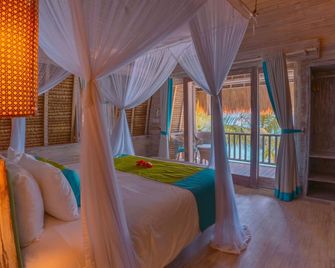 Hai Tide Beach Resort - Nusa Penida - Bedroom
