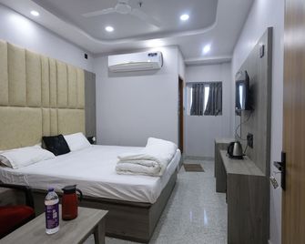 Hotel Ganesha - residential - Muzaffarpur - Bedroom