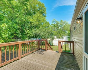 3 Mi to Historic Dtwn: Hopewell Home w/ Yard - Hopewell - Balcony