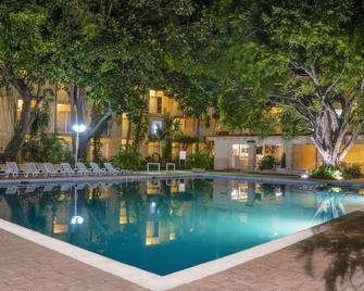 فيفا فيلا هيرموسا - فيلاهيرموسا - حوض السباحة