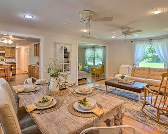 Waterfront Reedville Home w/ Private Dock! - Reedville - Dining room