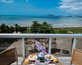 Nobile Suites Diamond - Vitória - Balkon