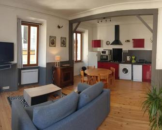 L'appart aux volets rouges - Saint-Bonnet-en-Champsaur - Wohnzimmer
