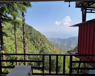 The Coverpage Boutique Stays Mussoorie - Mussoorie - Balcón
