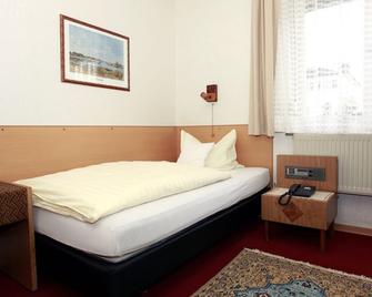 Hotel Haus Isenburg - Neu Isenburg - Slaapkamer