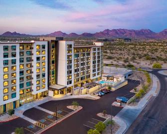 Hyatt House North Scottsdale - Scottsdale - Building