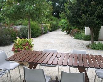 Detached house very quiet garden in Meschers property in town center - Meschers-sur-Gironde - Patio