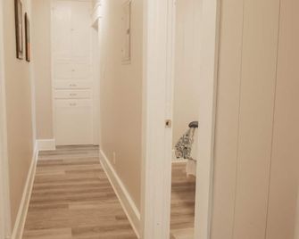 Spacious Modern 1bd/1bth Mins Downtown Anderson - Anderson - Gang