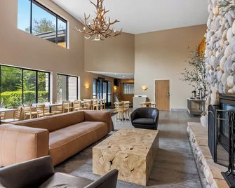 Beachfront Hotel Houghton Lake - Houghton Lake - Lounge