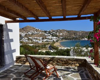 Petra Holiday Village - Ios - Balkong