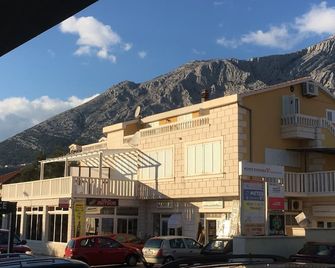 Dami - 100m From the sea - A3 Sea - Orebic - Gebouw