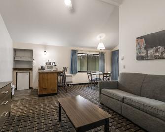 Northern Queen Inn - Nevada City - Huiskamer