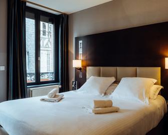 Hotel le Dauphin les Loges - Honfleur - Κρεβατοκάμαρα