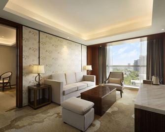 Ramada by Wyndham Jiaxing - Jiaxing - Wohnzimmer