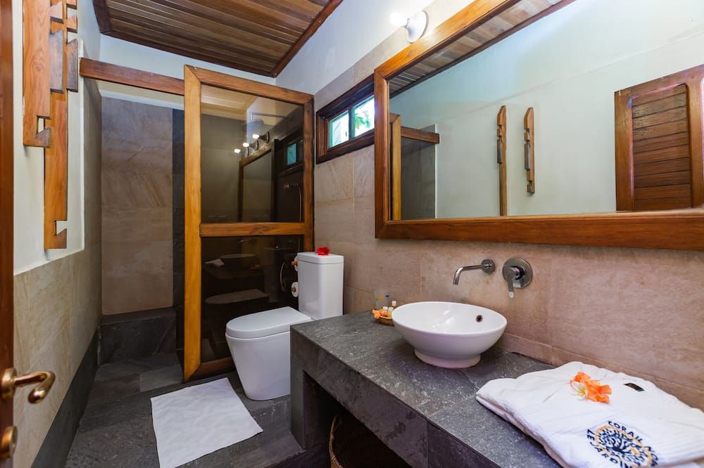 Corail Noir Hotel - נואסי בה - חדר רחצה