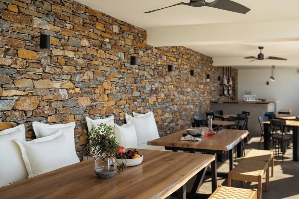 تشورا كيثنوس سويتس