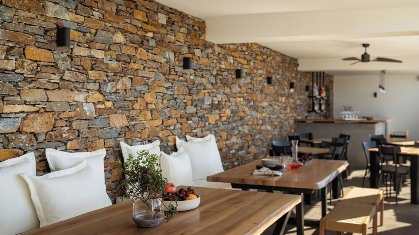 تشورا كيثنوس سويتس