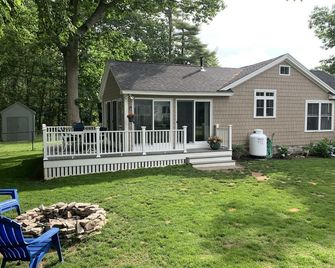 Cute cottage close to short sands beach - York Beach - Patio