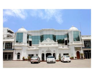 Hotel Deep Palace - Lucknow - Building