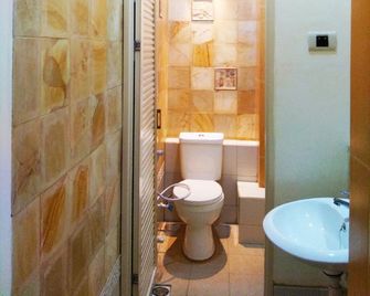 Gk Gallery Rumah Sewa - Purwokerto - Bathroom