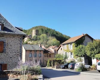 Hotel Rêve de la Vallée - Blesle - Edificio