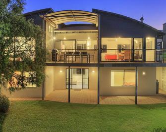 Quindalup Boathouse - Quindalup - Building