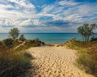 Miller Beach Getaway! - Gary - Playa