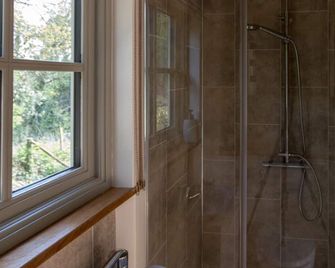 Luxury Shepherds Hut - Christchurch - Bathroom