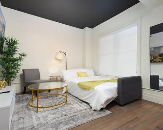 Stylishhistoric 2bd On Riverwalk Gymfree Parking - San Antonio - Bedroom