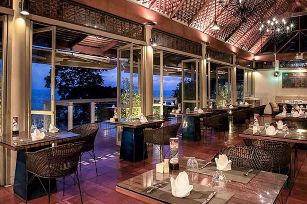 فندق سنتارا فيلاز، بوكيت