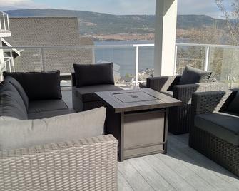 Lake & Forest View Cottage - Pet Friendly - La Casa - Fintry - Balcón