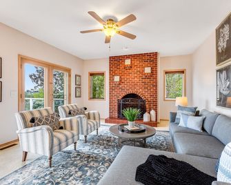 Arrowhead Way - Camano Island - Living room