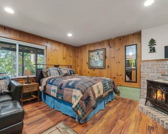 Ponderosa Paradise, Gorgeous Studio W/ Private Entrance, Walk To Town - Twain Harte - Bedroom