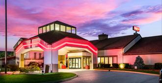 Red Roof Plus+ & Suites Knoxville West-Cedar Bluff - Knoxville - Toà nhà
