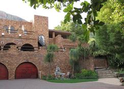 Belle Vue Guesthouse - Schoemansville - Building