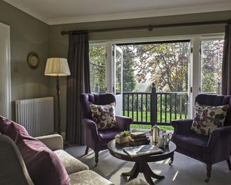 Burley Manor - Ringwood - Living room