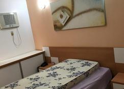 Apartment Di Roma Fiori Via Caldas - Caldas Novas - Yatak Odası